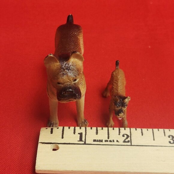 Two Vintage Boxer Dog Figurines - Picture 9 of 9